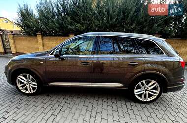 Внедорожник / Кроссовер Audi Q7 2016 в 