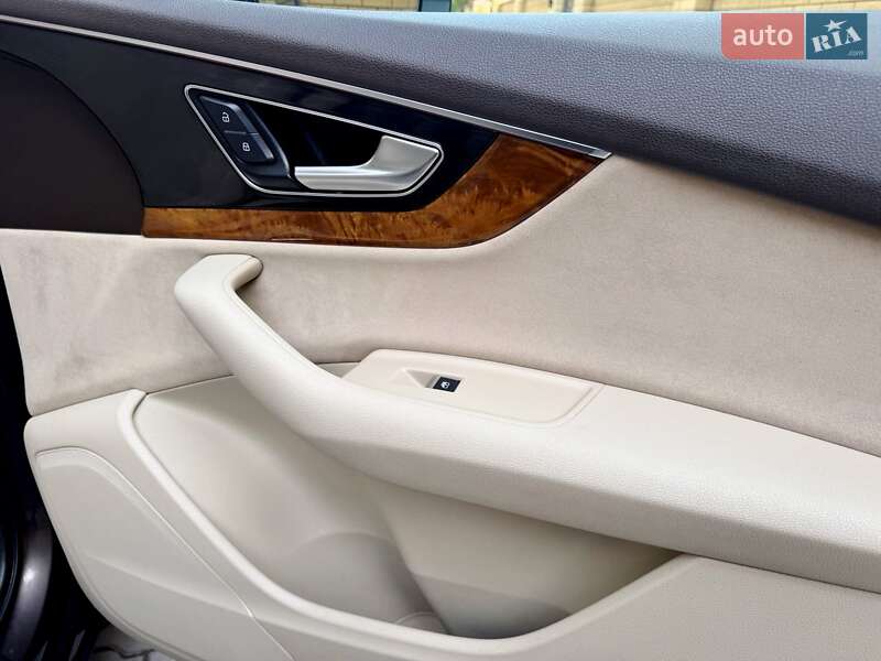 Внедорожник / Кроссовер Audi Q7 2016 в Хмельницком
