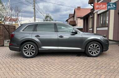 Внедорожник / Кроссовер Audi Q7 2018 в 