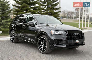 Внедорожник / Кроссовер Audi Q7 2020 в 