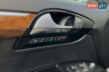 Позашляховик / Кросовер Audi Q7 2012 в 