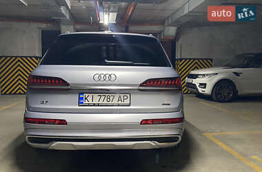 Внедорожник / Кроссовер Audi Q7 2022 в 