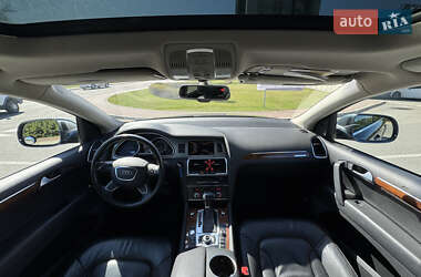 Внедорожник / Кроссовер Audi Q7 2015 в 