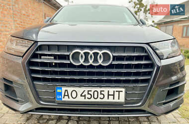 Позашляховик / Кросовер Audi Q7 2019 в 