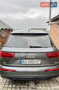Позашляховик / Кросовер Audi Q7 2019 в 