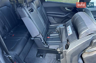 Внедорожник / Кроссовер Audi Q7 2017 в 