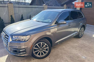 Внедорожник / Кроссовер Audi Q7 2017 в 