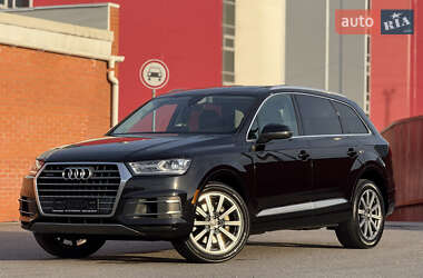 Позашляховик / Кросовер Audi Q7 2018 в 