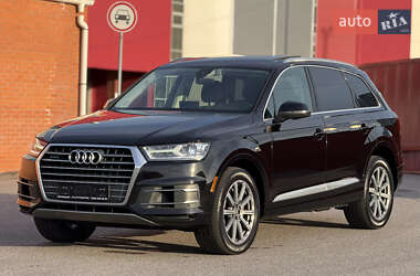 Позашляховик / Кросовер Audi Q7 2018 в 