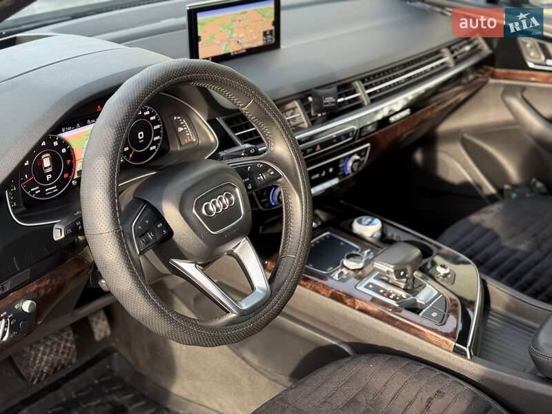Внедорожник / Кроссовер Audi Q7 2016 в Коломые