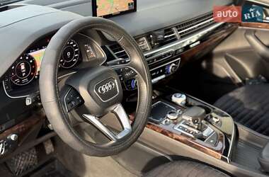 Внедорожник / Кроссовер Audi Q7 2016 в 