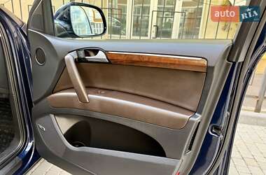 Позашляховик / Кросовер Audi Q7 2012 в 