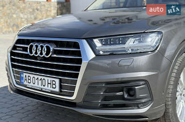 Позашляховик / Кросовер Audi Q7 2018 в 