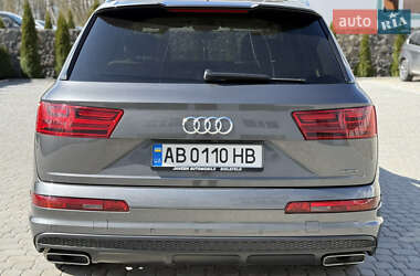 Позашляховик / Кросовер Audi Q7 2018 в 