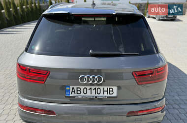 Позашляховик / Кросовер Audi Q7 2018 в 