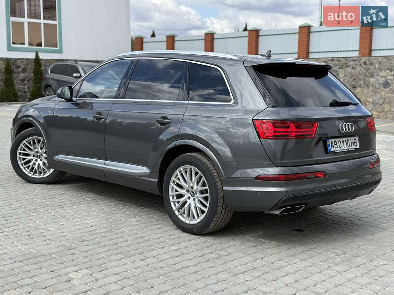 Позашляховик / Кросовер Audi Q7 2018 в Вінниці