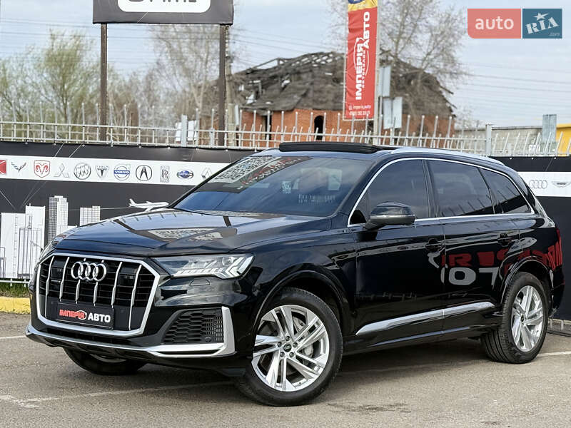 Позашляховик / Кросовер Audi Q7 2022 в 