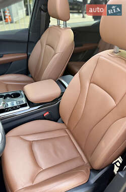 Позашляховик / Кросовер Audi Q7 2022 в 
