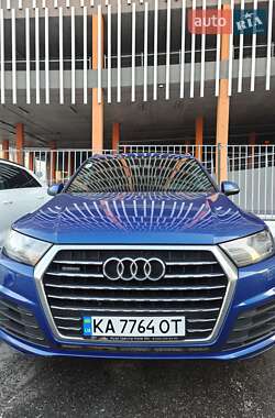 Внедорожник / Кроссовер Audi Q7 2016 в 
