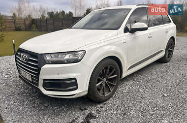 Позашляховик / Кросовер Audi Q7 2015 в 