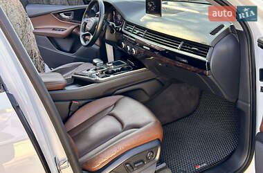 Позашляховик / Кросовер Audi Q7 2015 в 