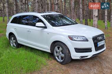 Позашляховик / Кросовер Audi Q7 2013 в 