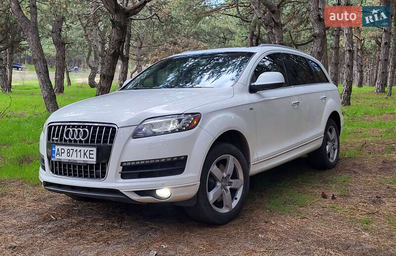 Позашляховик / Кросовер Audi Q7 2013 в 
