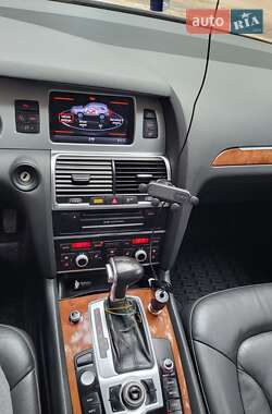 Позашляховик / Кросовер Audi Q7 2013 в 
