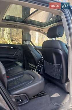 Позашляховик / Кросовер Audi Q7 2015 в 