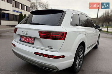 Внедорожник / Кроссовер Audi Q7 2018 в 