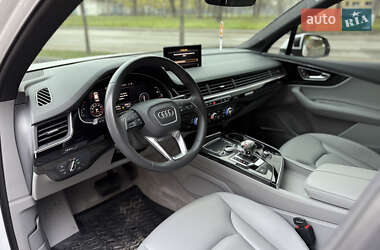 Внедорожник / Кроссовер Audi Q7 2018 в 