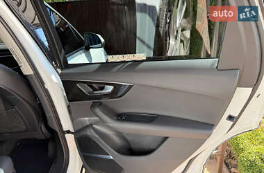 Внедорожник / Кроссовер Audi Q7 2022 в 