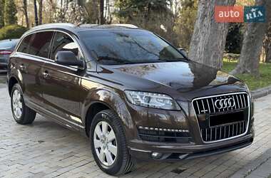 Позашляховик / Кросовер Audi Q7 2015 в 