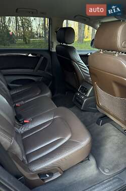 Позашляховик / Кросовер Audi Q7 2015 в 