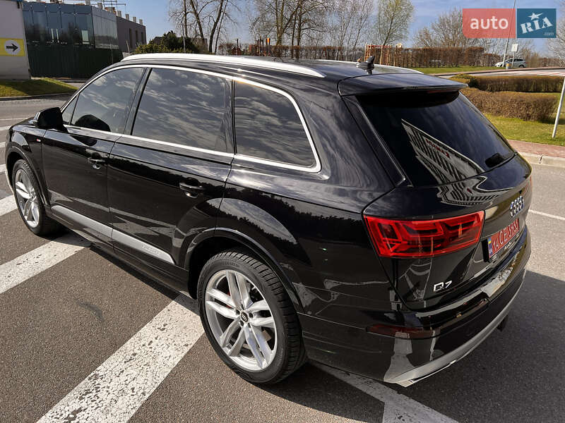 Внедорожник / Кроссовер Audi Q7 2018 в Киеве