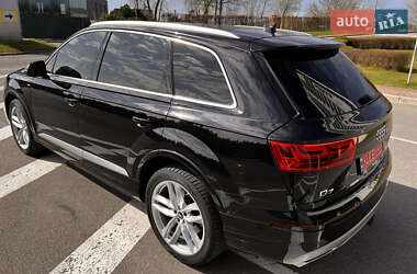 Внедорожник / Кроссовер Audi Q7 2018 в 