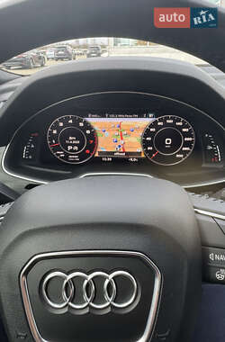 Внедорожник / Кроссовер Audi Q7 2016 в 