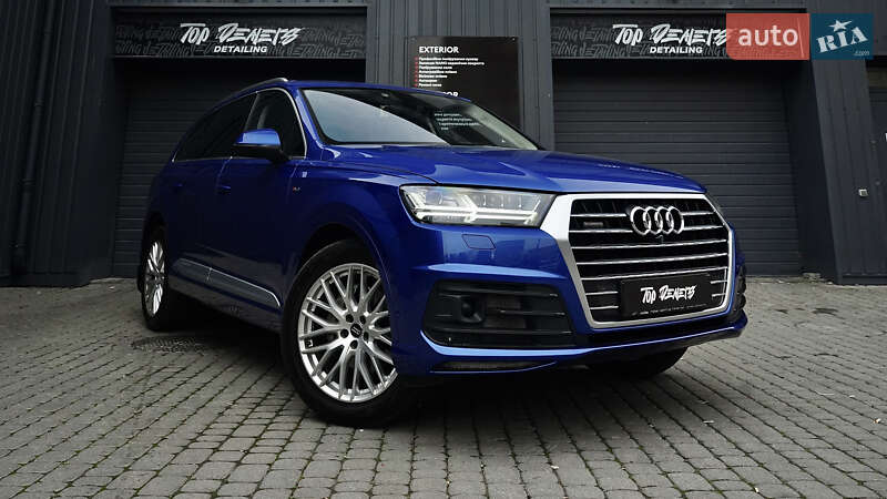 Позашляховик / Кросовер Audi Q7 2016 в 