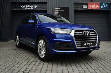 Позашляховик / Кросовер Audi Q7 2016 в 