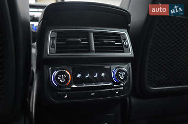Позашляховик / Кросовер Audi Q7 2016 в 