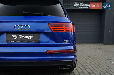 Позашляховик / Кросовер Audi Q7 2016 в 