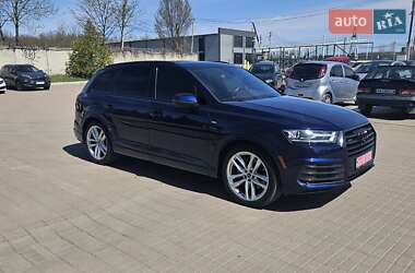 Позашляховик / Кросовер Audi Q7 2019 в 