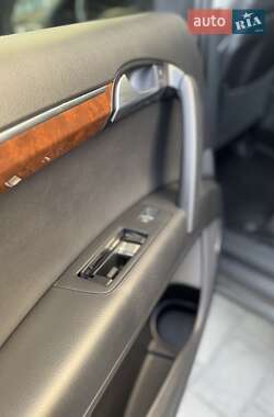 Позашляховик / Кросовер Audi Q7 2013 в 