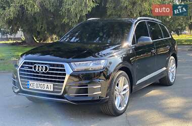 Позашляховик / Кросовер Audi Q7 2016 в 