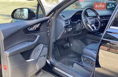 Позашляховик / Кросовер Audi Q7 2016 в 