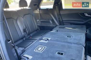 Позашляховик / Кросовер Audi Q7 2016 в 