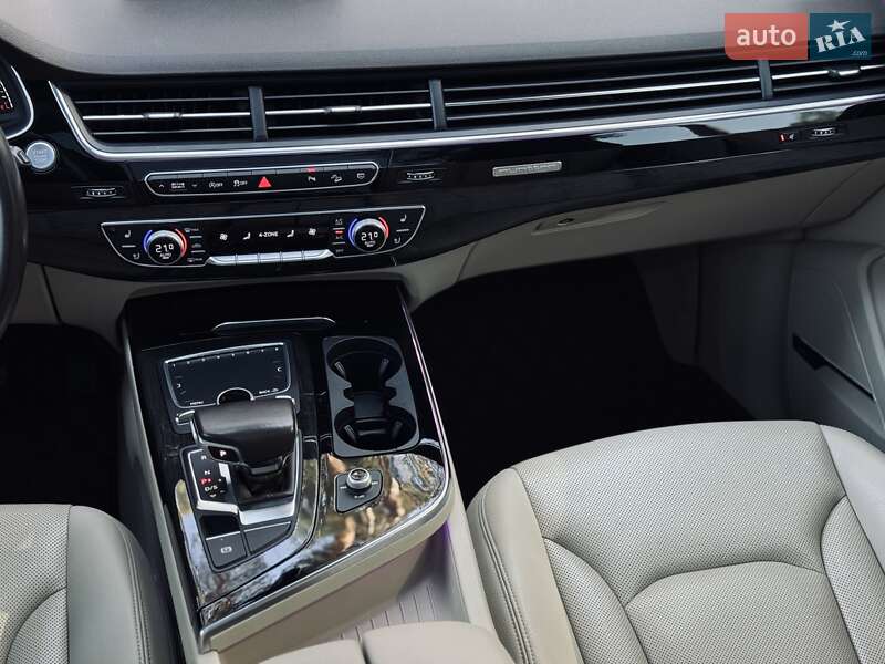 Внедорожник / Кроссовер Audi Q7 2017 в Житомире