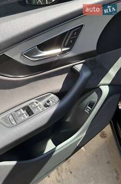 Внедорожник / Кроссовер Audi Q7 2017 в 