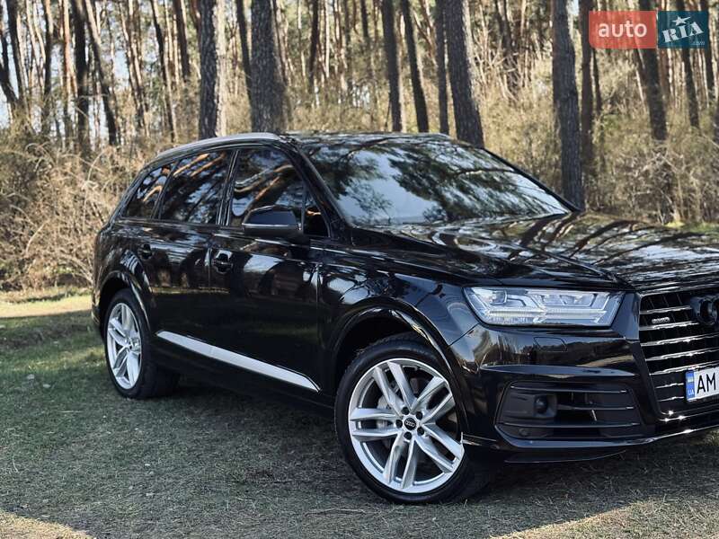Внедорожник / Кроссовер Audi Q7 2017 в Житомире