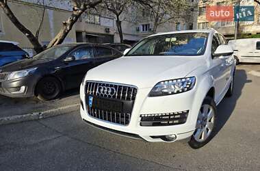 Позашляховик / Кросовер Audi Q7 2013 в 